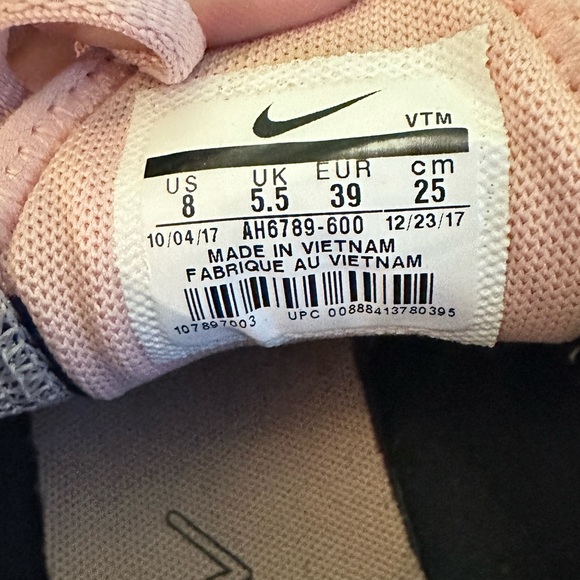 Nike Air Max 270, Coral Stardust (Women's 8) - Picture 5 of 7